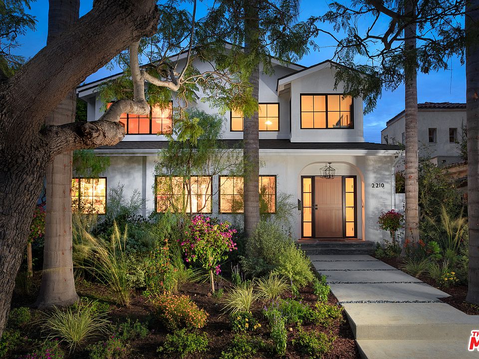 1st image of 2210 Pearl St