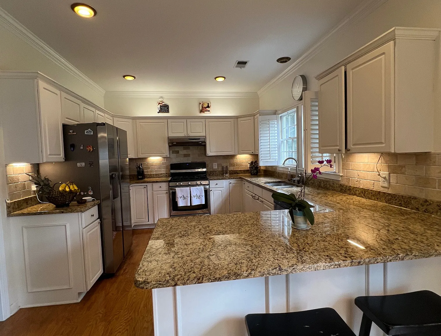 4 bed, 2589 sqft, $3,480 — Photo 3