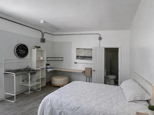 (undisclosed Address), Las Vegas, NV 89121