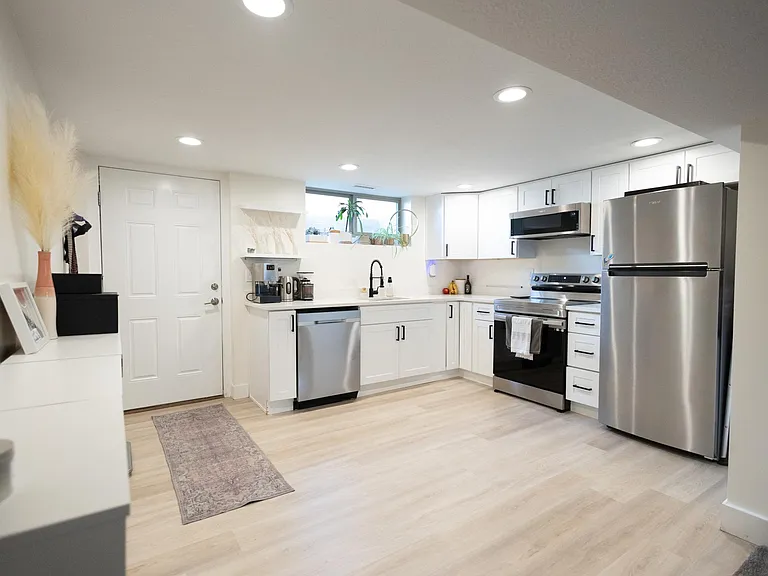 E Delia Dr — Photo 2