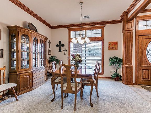 3rd image of 5616 Bellwood Cir
