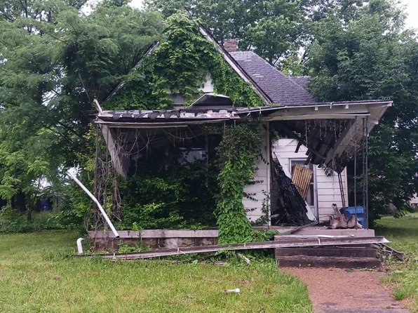 419 S Lawton St, Jasonville, IN 47438