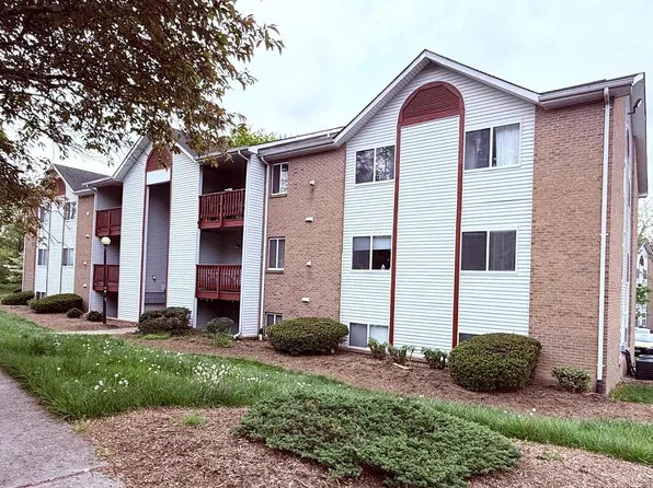 402 Berryfield Ln APT A, Blacksburg, VA 24060