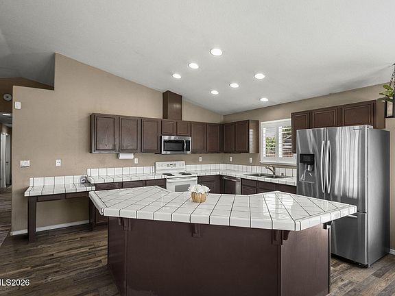 5th image of 1407 Talking Sparrow Dr