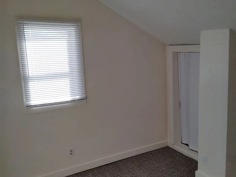 814 S 37th St — Photo 10
