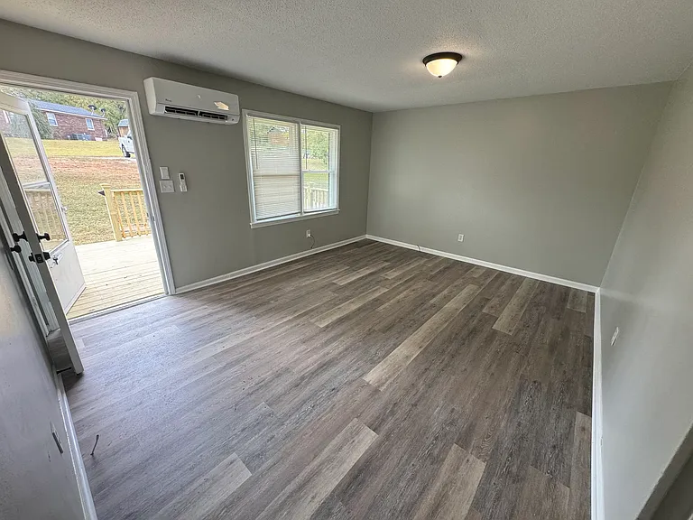 111 Bintage Rd — Photo 7