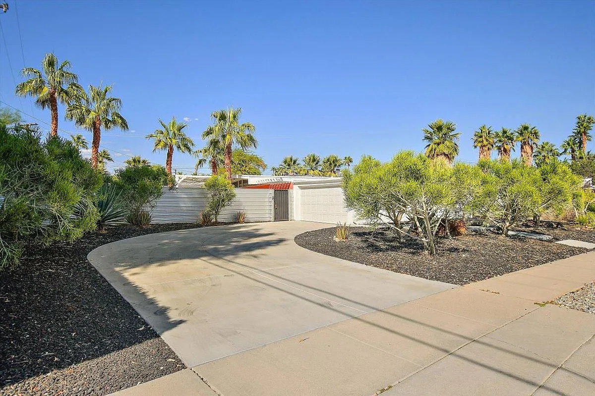 3 bed, 1399 sqft, $4,000 — Photo 3