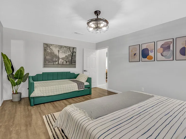 13330 Trompilla Ln — Photo 7