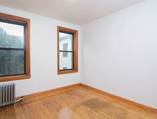 Rented by EXR | media 12