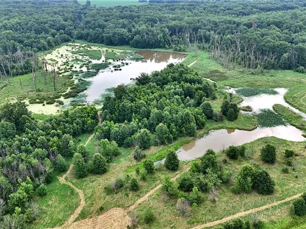 24 Highway Hwy, Keytesville, MO 65261