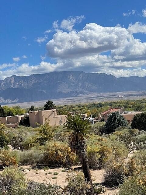 2nd image of 2 Jemez Trl S