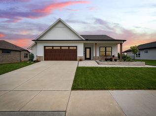 2616 Shale Rd, Normal, IL 61761