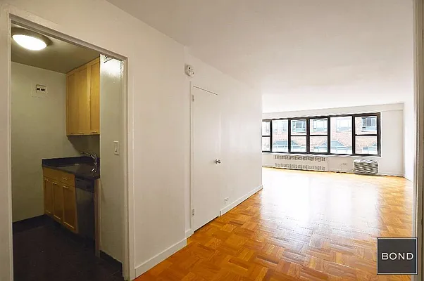 Rented by Bond New York | media 1