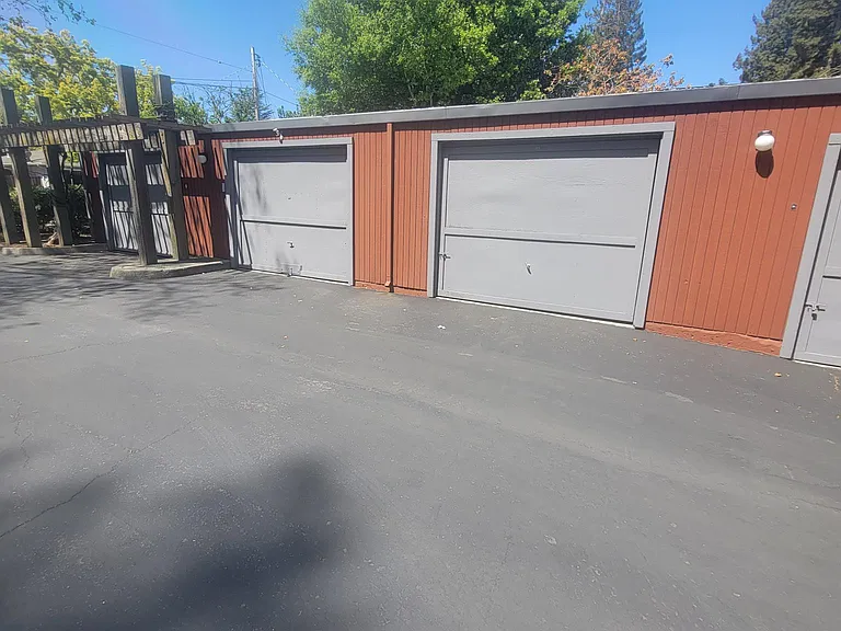 186 Central Ave — Photo 34