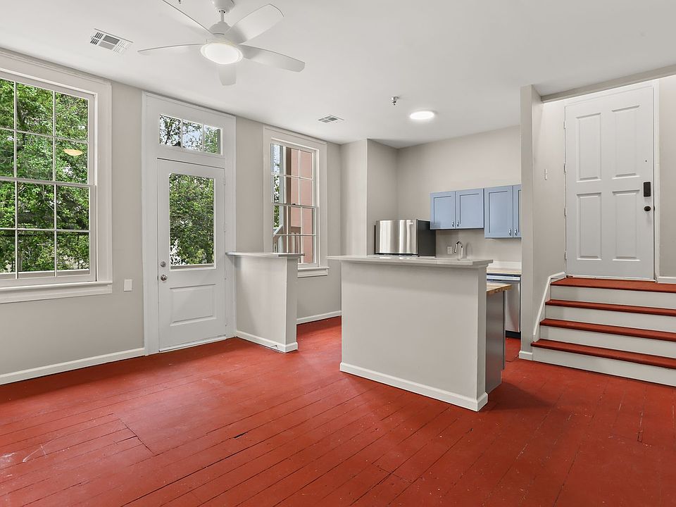 1st image of 2103-05 Baronne St #2D