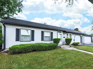 222 Montrose Dr, Romeoville, IL 60446