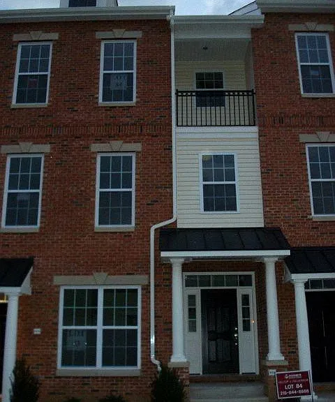 Front View of 4416 Driftwood Drive