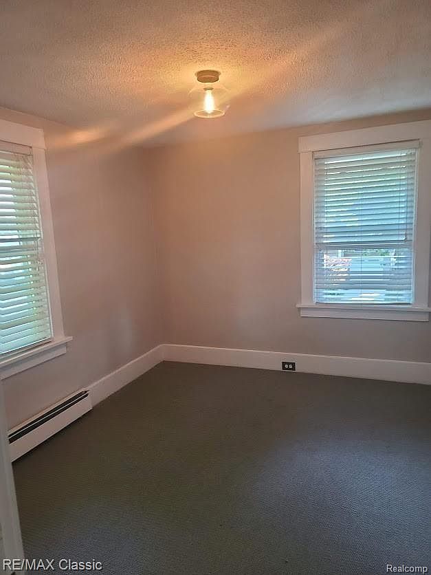 300 Baker St, photo 20