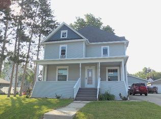 304 Mill St, Fox Lake, WI 53933