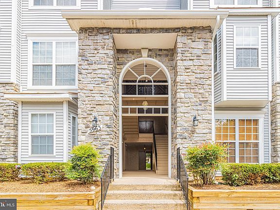 3rd image of 5963 Founders Hill Dr Unit 203