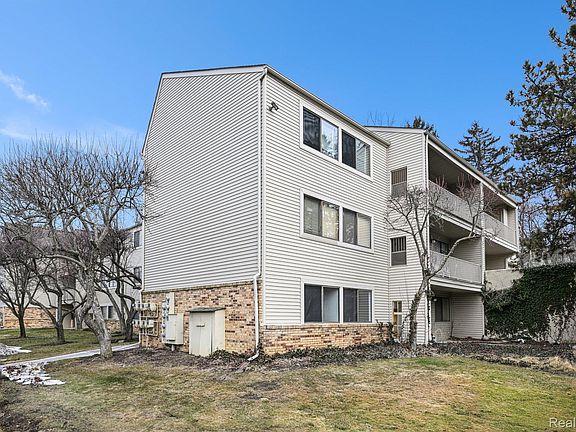 4th image of 3835 Lone Pine Rd APT 300