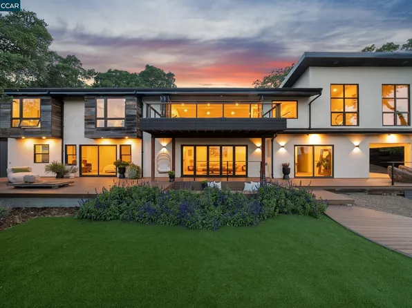 205 Crestview Dr, Orinda, CA 94563