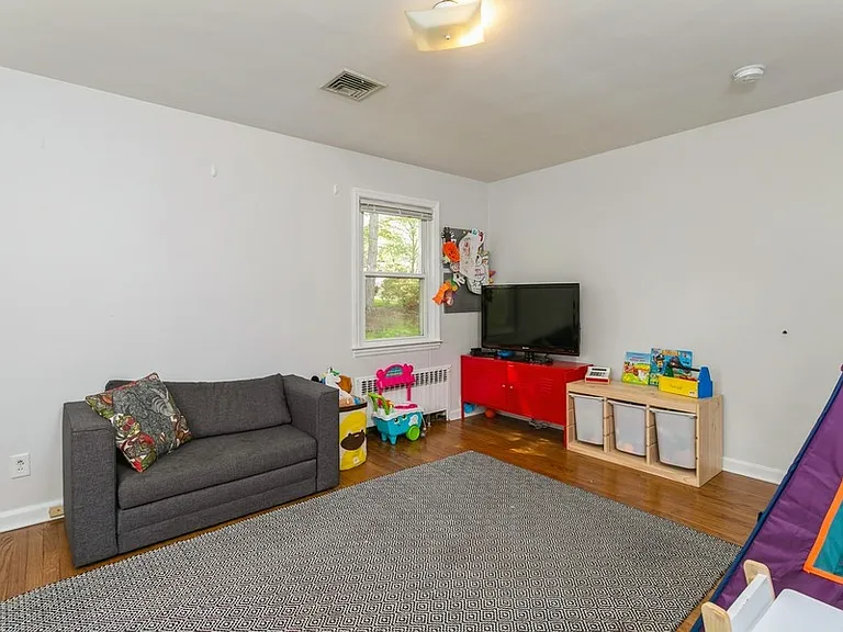 160 Magnolia Ave — Photo 20