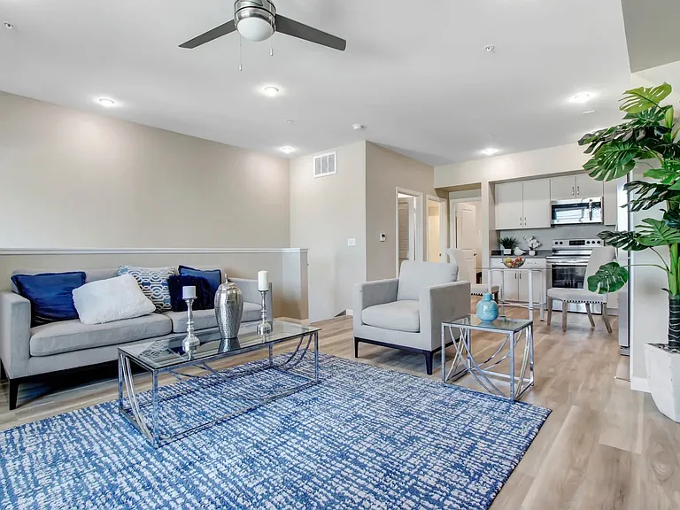 JB Center Apartments — Photo 42