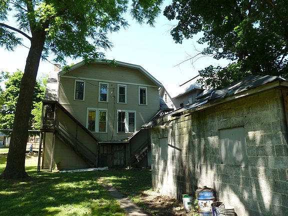 4th image of 369 W Clinton St