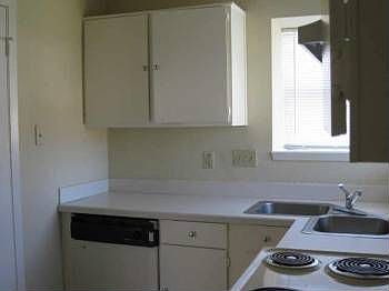 3rd image of 6920 Foxport Ln