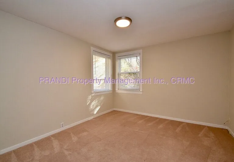 111 Chester Ave #B — Photo 6