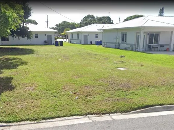 512 Dundas Ct #4, Fort Pierce, FL 34950