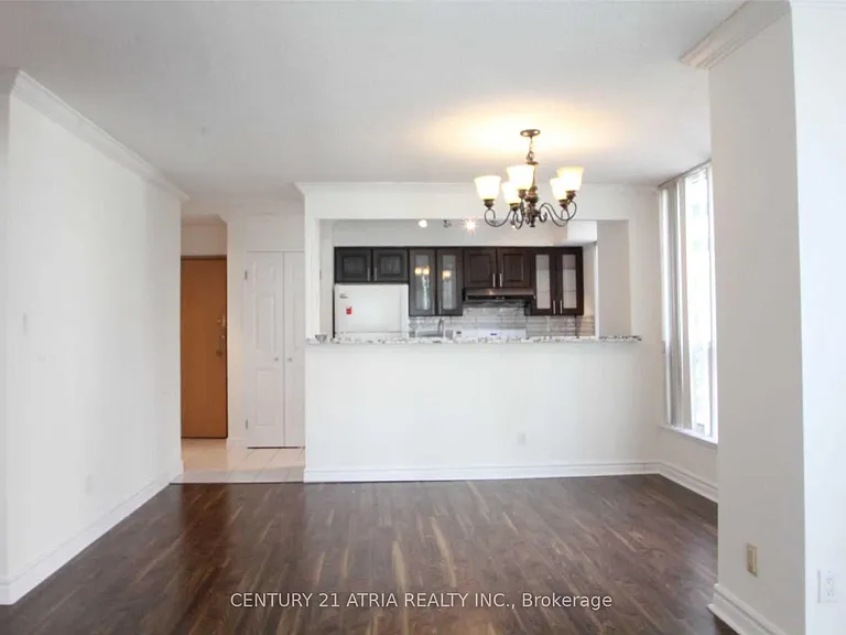24 Wellesley St W #905 — Photo 4