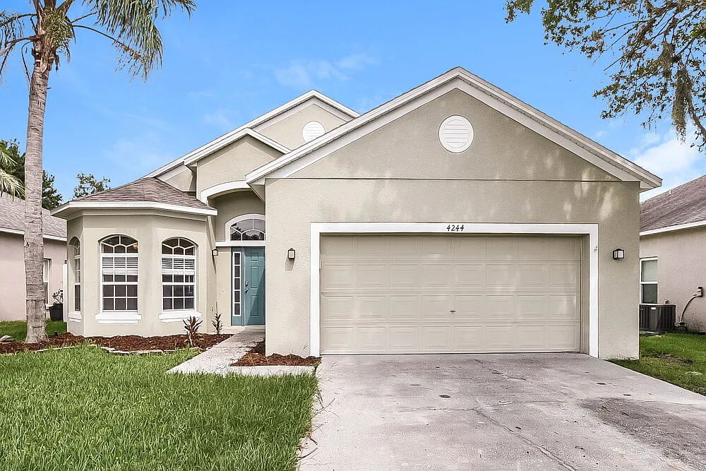 3 bed, 2.0 bath, 1259 sqft, $2,185 — Photo 1