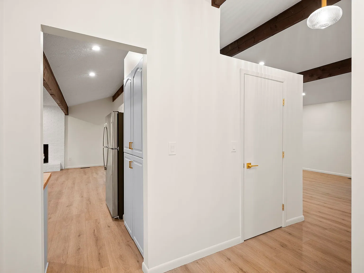 3 bed, 2071 sqft, $3,500 — Photo 3