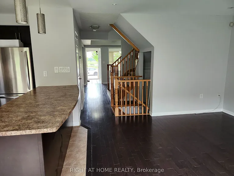 786 Bolingbroke Dr — Photo 25