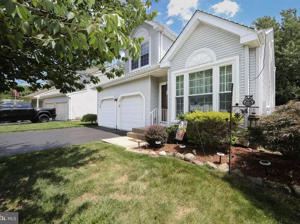 9 Stirrup Way, Burlington, NJ 08016