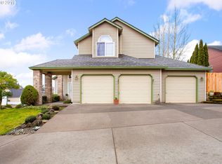 104 SW 18th St, Troutdale, OR 97060