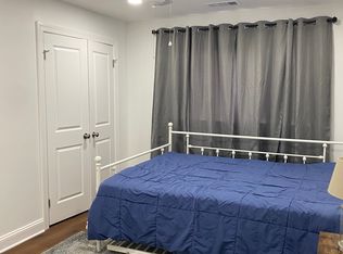 2402 Parkers Ln, Alexandria, VA 22306