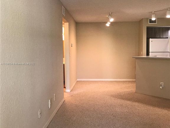 5th image of 417 Vista Isles Dr APT 2315
