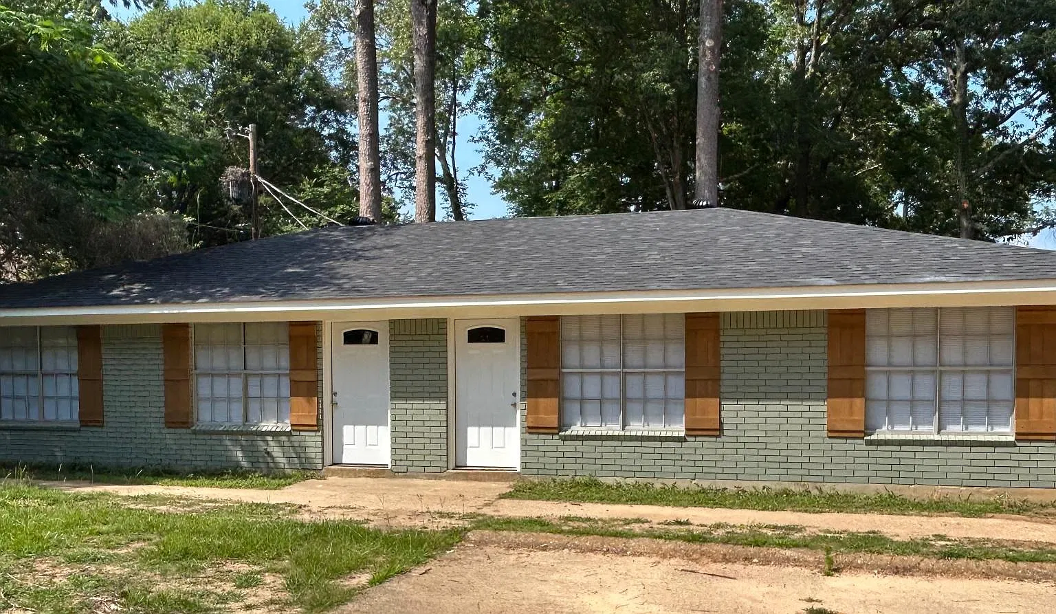 823 Spring St — Photo 2