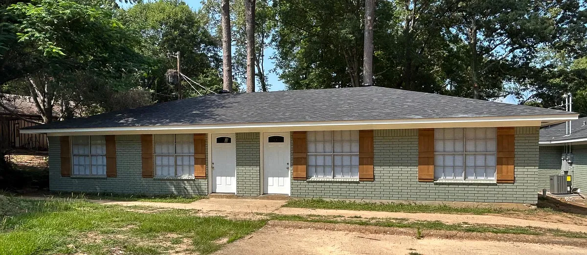 Building Photo - 823 Spring St #1-5