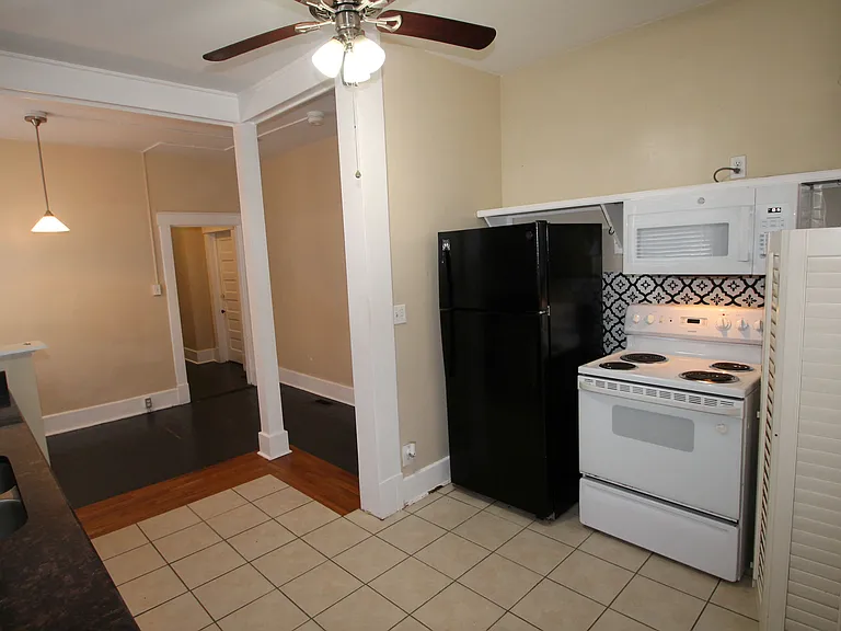 514 E Anderson St #B — Photo 9