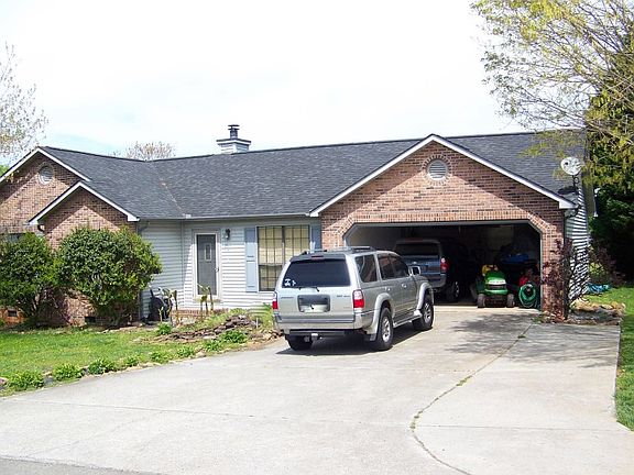 2nd image of 206 Lavista Dr