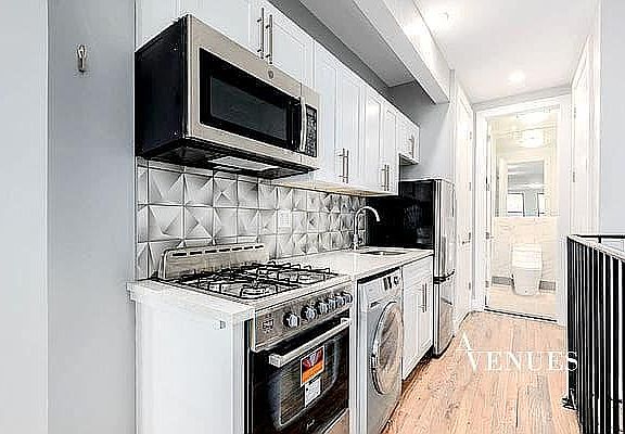 4th image of 314A Chauncey St #1