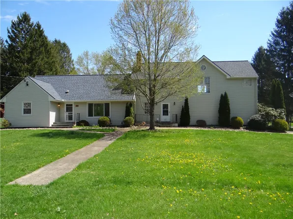 48 Olcott Rd N, Big Flats, NY 14814