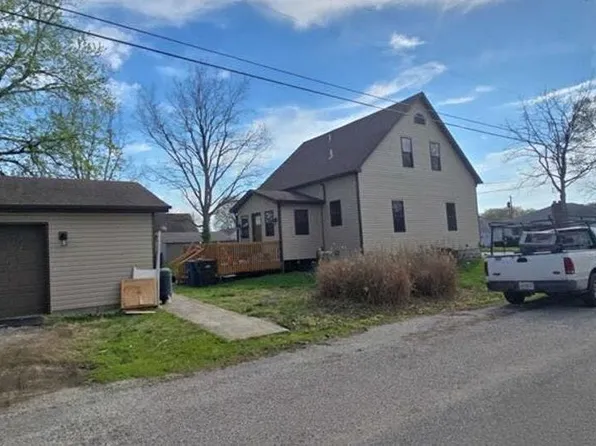 206 N 2nd St, New Baden, IL 62265