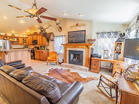 4th image of 7085 Branch Ct