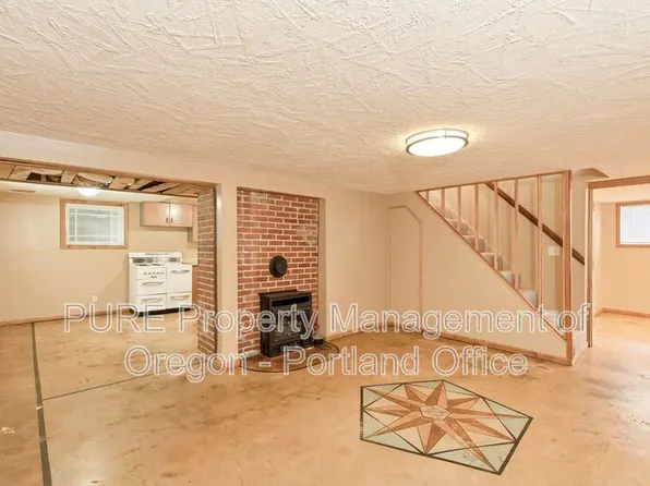 6320 NE Simpson St, Portland, OR 97218