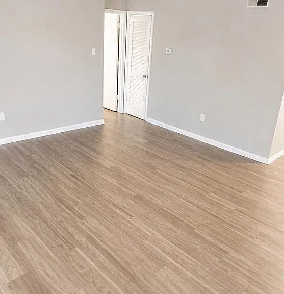 Welcome to Richmond Hills Apartments, where modern design meets comfort. This spacious unit features stunning hardwood floors and ample natural light, perfect for relaxation or entertaining. Schedule a tour today and visualize your new home!